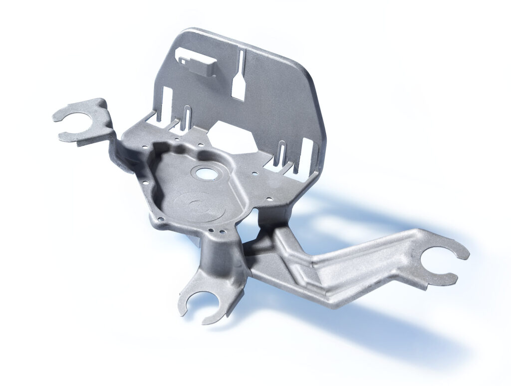 Formed sheet metal bracket for stable fastening of components in assemblies – ideal for mechanical engineering, automotive and industrial applications.